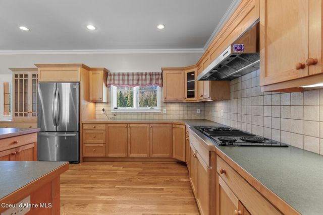 828 W Fork Eagle Creek Rd, Wallace, ID 83873