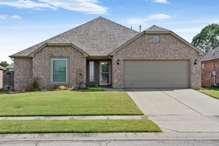 3933 S 213th East Avenue, Broken Arrow, OK 74014