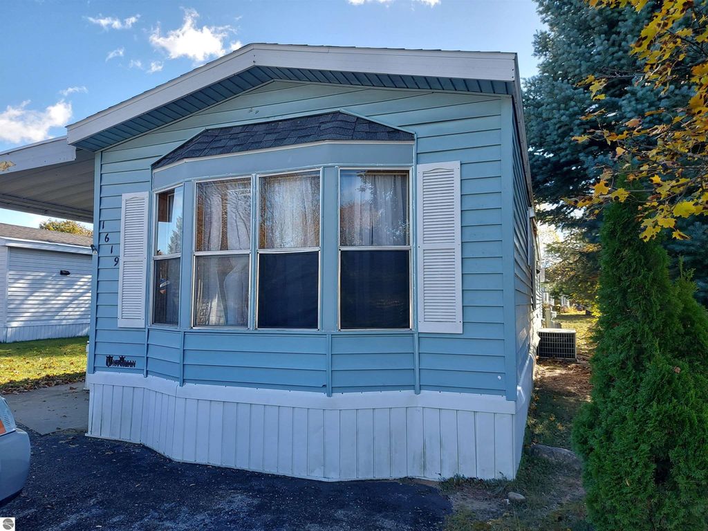 1619 David Place, Traverse City, MI 49686