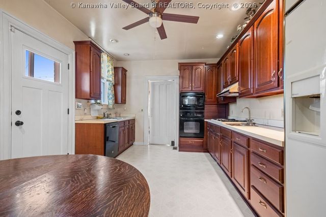 853 Edgewood Drive, Charleston, WV 25302