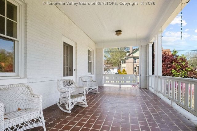 853 Edgewood Drive, Charleston, WV 25302