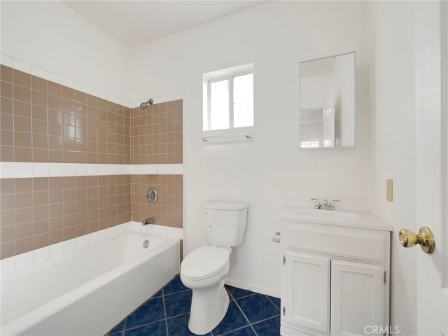 1207 E 76th, Los Angeles, CA 90001