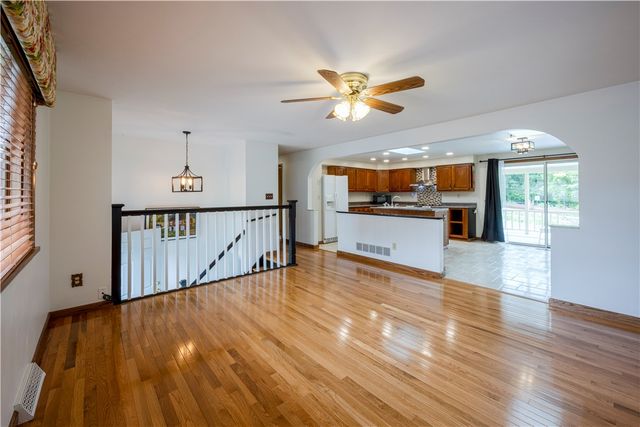 241 Laurel Dr, City Of Greensburg, PA 15601