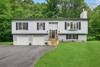 8 Bella Vista Drive, Modena, NY 12548