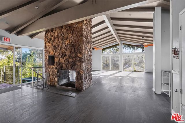 8207 Mulholland Drive, Los Angeles, CA 90046