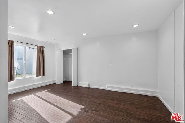 8207 Mulholland Drive, Los Angeles, CA 90046