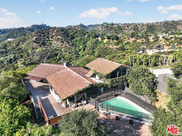 8207 Mulholland Drive, Los Angeles, CA 90046