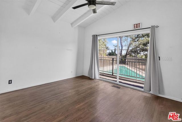 8207 Mulholland Drive, Los Angeles, CA 90046