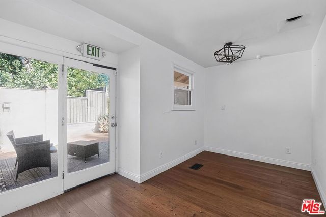 8207 Mulholland Drive, Los Angeles, CA 90046