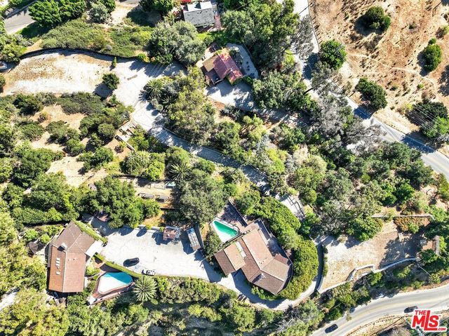 8207 Mulholland Drive, Los Angeles, CA 90046