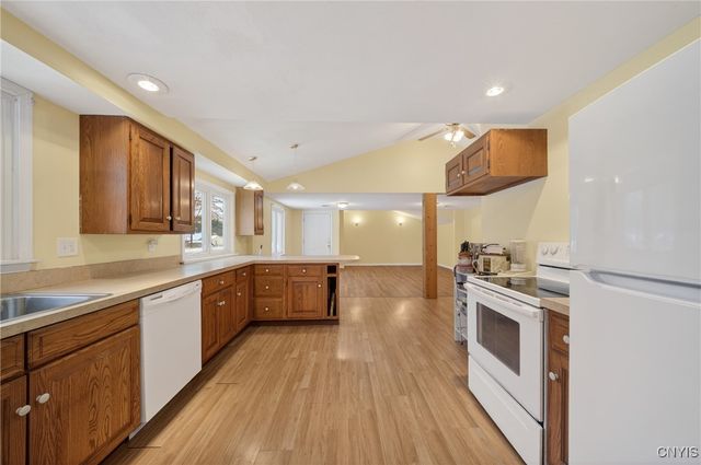 201 Weymouth Road, Syracuse, NY 13205