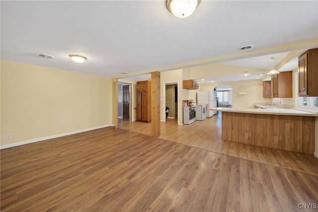 201 Weymouth Road, Syracuse, NY 13205