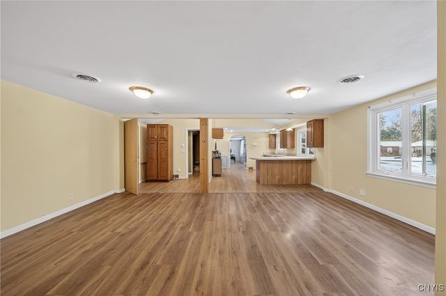 201 Weymouth Road, Syracuse, NY 13205