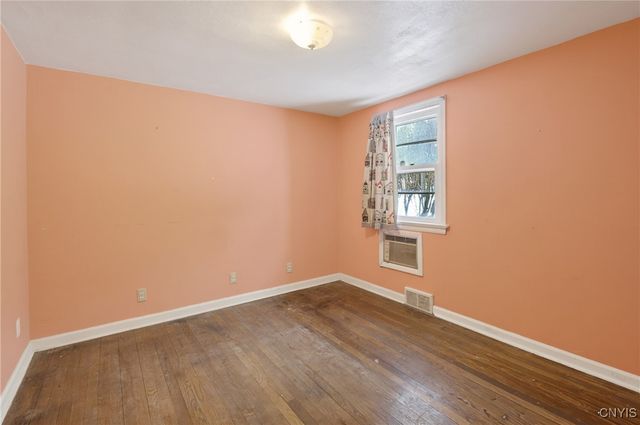 201 Weymouth Road, Syracuse, NY 13205