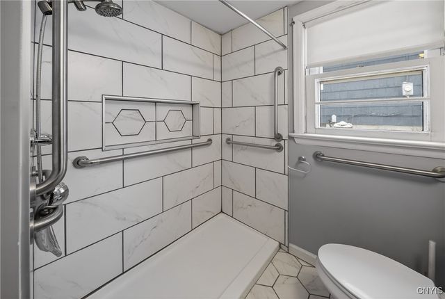 201 Weymouth Road, Syracuse, NY 13205