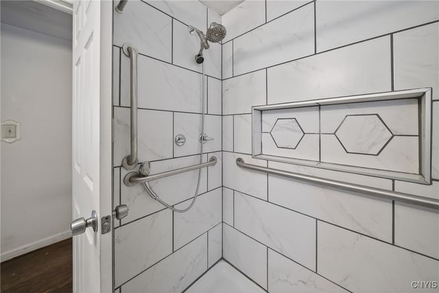 201 Weymouth Road, Syracuse, NY 13205