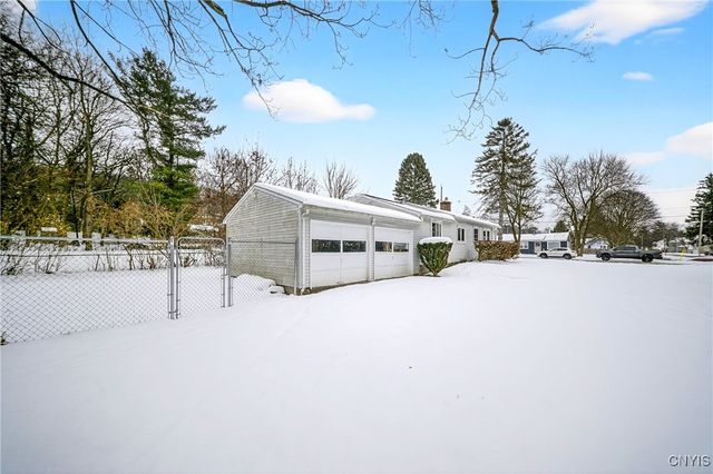 201 Weymouth Road, Syracuse, NY 13205