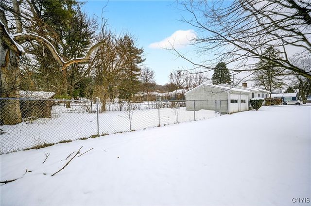 201 Weymouth Road, Syracuse, NY 13205