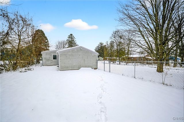 201 Weymouth Road, Syracuse, NY 13205