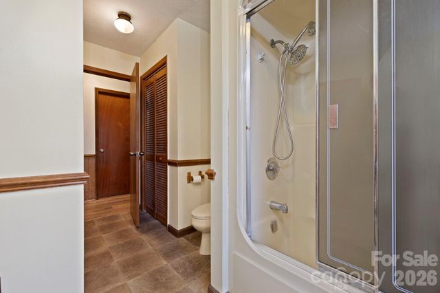 40 Country Bear Lane, Flat Rock, NC 28731