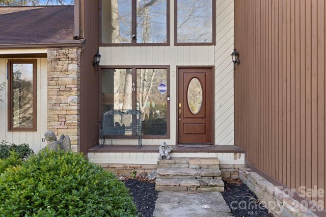 40 Country Bear Lane, Flat Rock, NC 28731