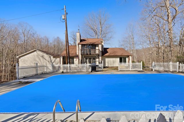 40 Country Bear Lane, Flat Rock, NC 28731