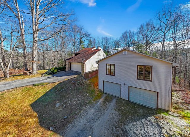 40 Country Bear Lane, Flat Rock, NC 28731