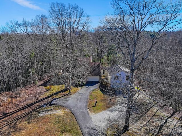 40 Country Bear Lane, Flat Rock, NC 28731