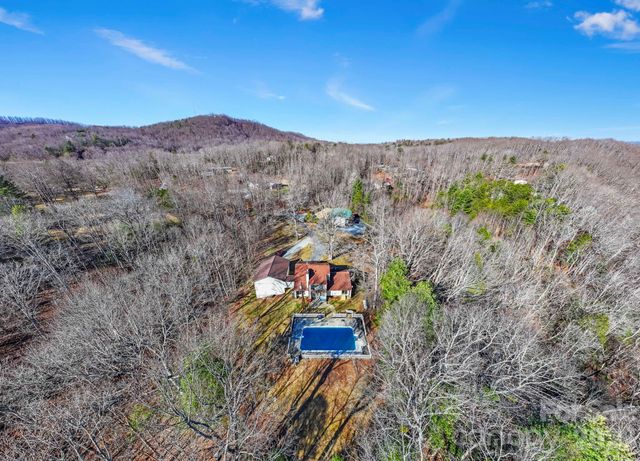 40 Country Bear Lane, Flat Rock, NC 28731