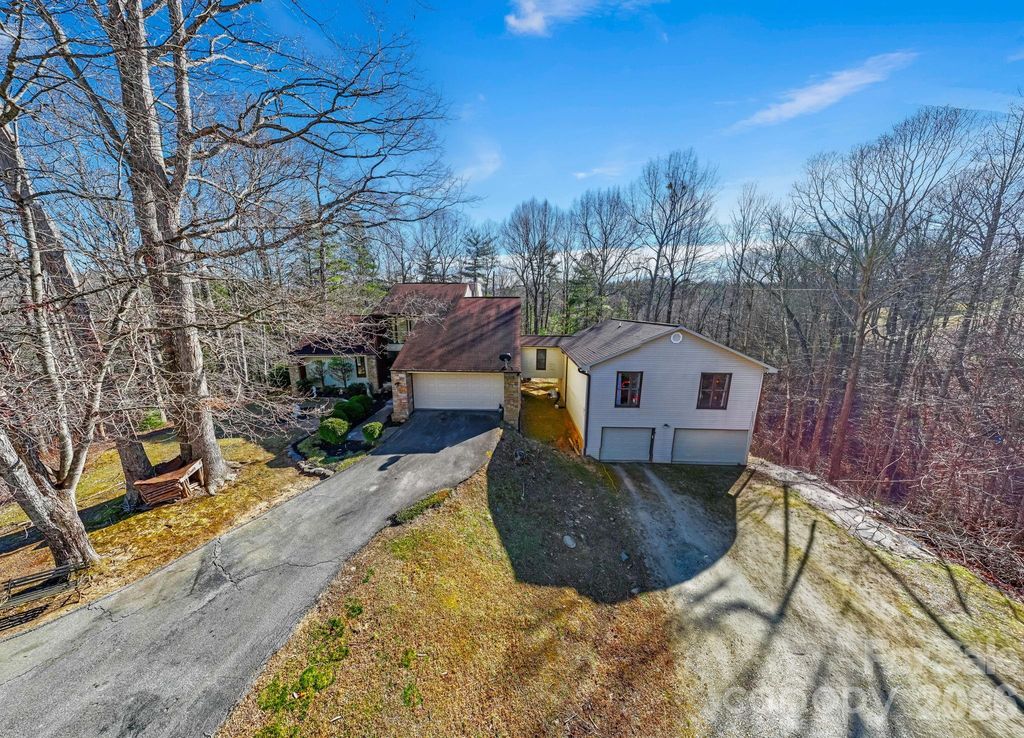 40 Country Bear Lane, Flat Rock, NC 28731