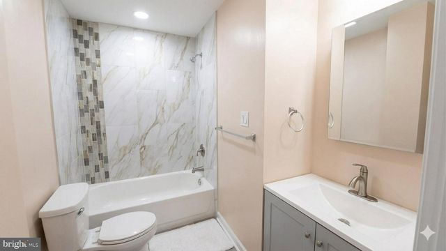 971 S TAYLOR ST, Arlington, VA 22204