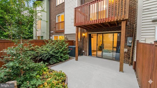 971 S TAYLOR ST, Arlington, VA 22204