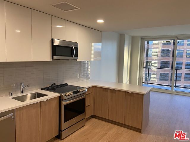 11750 Wilshire Boulevard 1707, Los Angeles, CA 90025