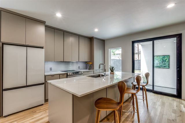 6331 Lakeshore, Dallas, TX 75214