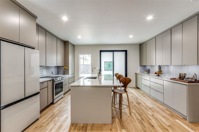 6331 Lakeshore, Dallas, TX 75214