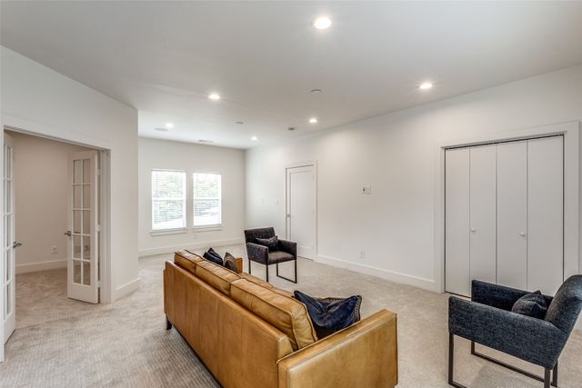 6331 Lakeshore, Dallas, TX 75214