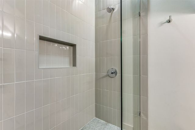 6331 Lakeshore, Dallas, TX 75214