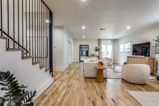 6331 Lakeshore, Dallas, TX 75214