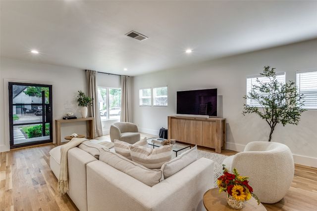 6331 Lakeshore, Dallas, TX 75214