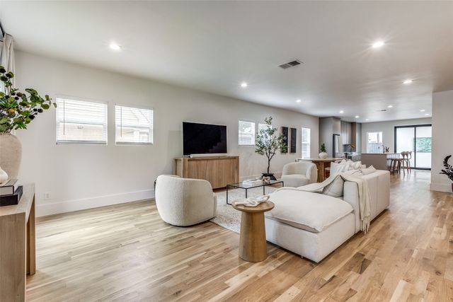 6331 Lakeshore, Dallas, TX 75214