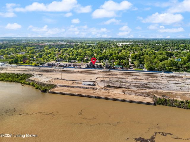 104 Howard Ln, Jeffersonville, IN 47130