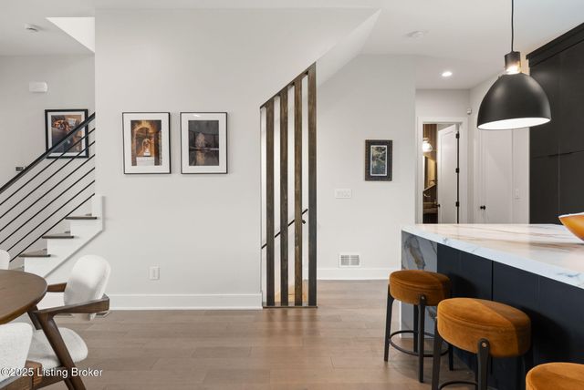 104 Howard Ln, Jeffersonville, IN 47130