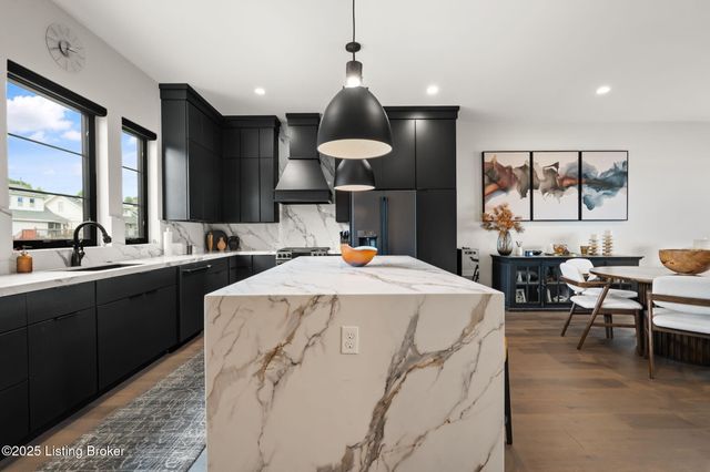 104 Howard Ln, Jeffersonville, IN 47130