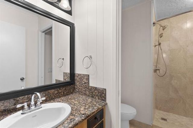 140 County Road 776, Buna, TX 77612