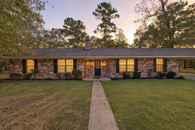 140 County Road 776, Buna, TX 77612