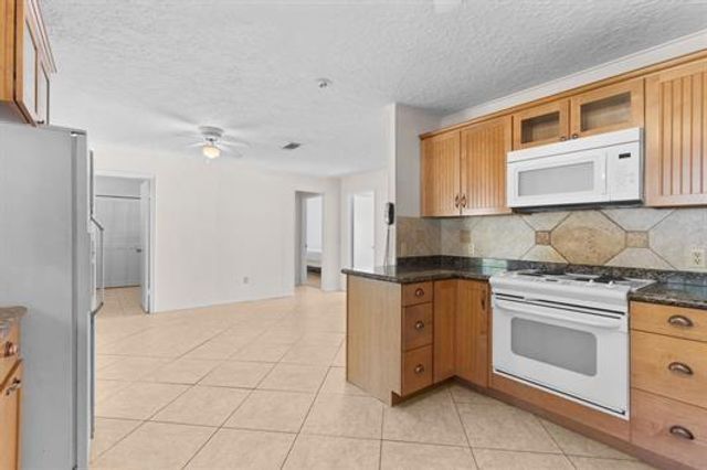 140 County Road 776, Buna, TX 77612