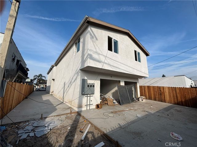 1046 W 84th Place, Los Angeles, CA 90044