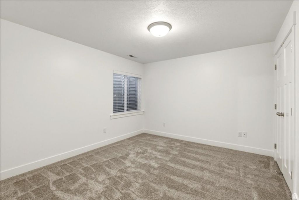 Image 21 of property listing at 1387 W PLUMROSE WAY, Taylorsville, UT 84123