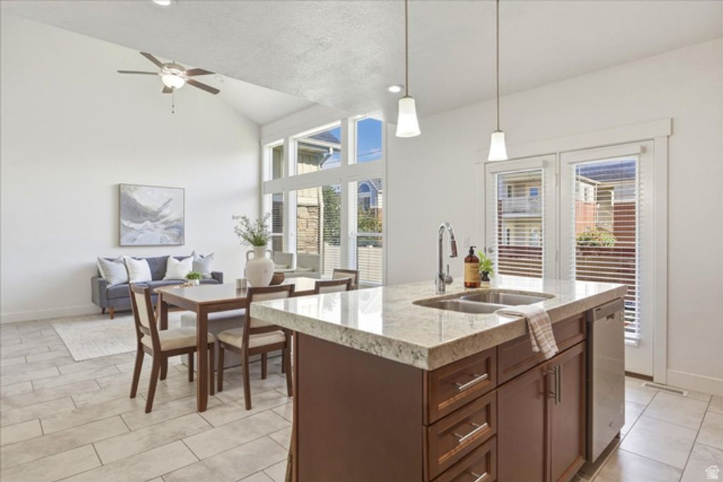 Image 8 of property listing at 1387 W PLUMROSE WAY, Taylorsville, UT 84123