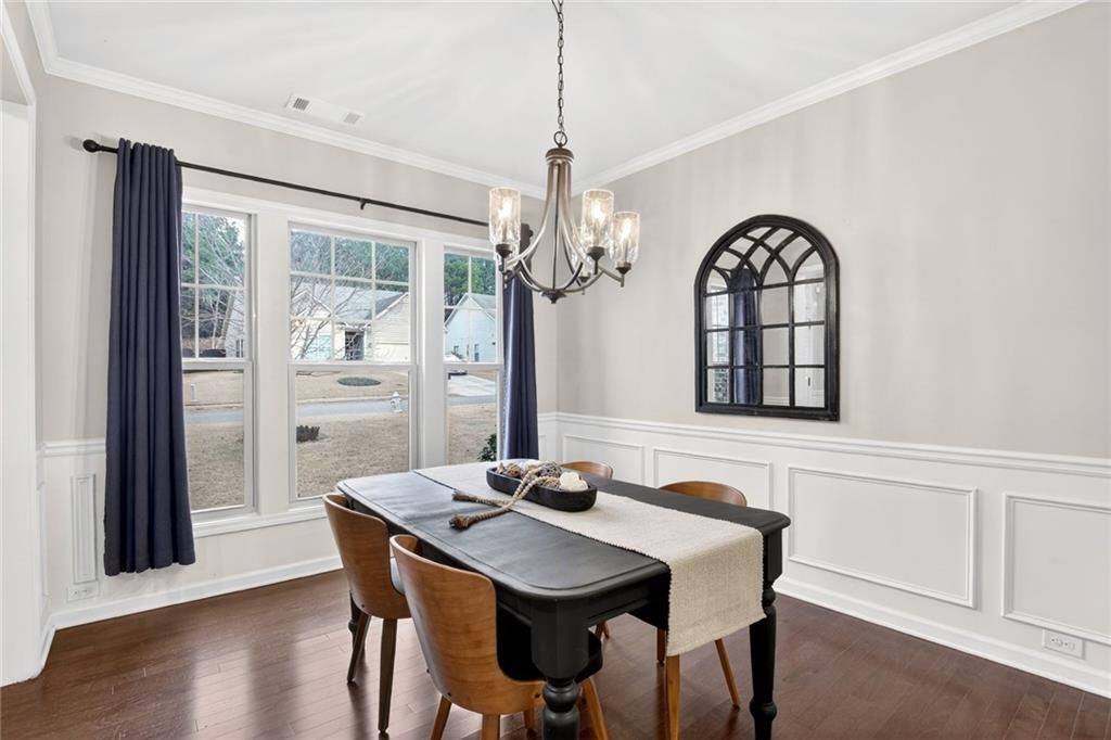 Image 10 of property listing at 4130 Birch Springs Court, Cumming, GA 30028